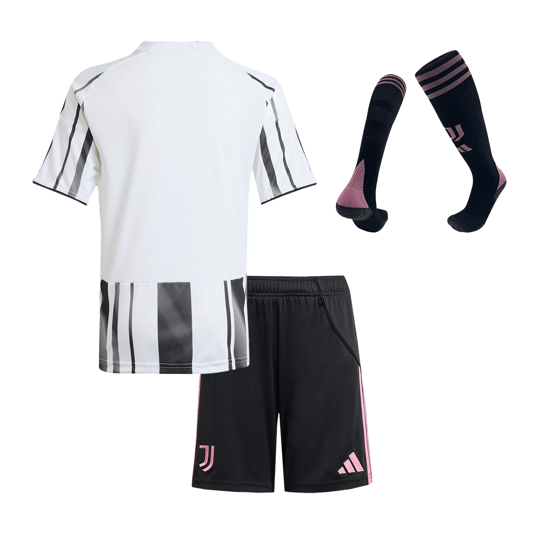Gyerek Juventus
Otthoni
Mez
Készlet (Mez + Nadrág + Zokni)
2025/26
