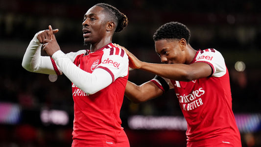 Eberechi Eze és Myles Lewis-Skelly ünnepel az Arsenal Lille elleni 3–0-s győzelmén