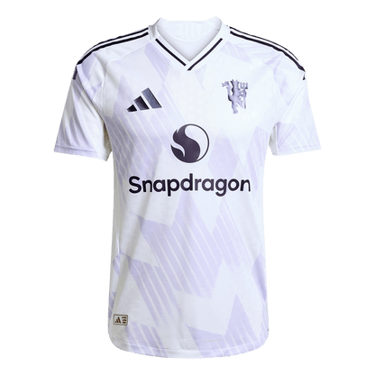 B.FERNANDES #8 Játékos Manchester United Idegenbeli Soccer Mez 2025/26 Fehér