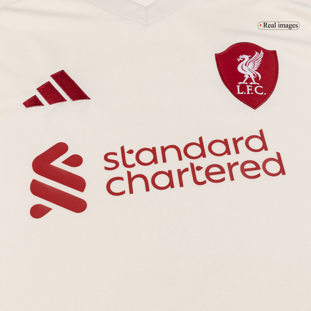 ISAK #9 Liverpool 
 Idegen 
 Futball Mez 
2025/26 
 Fehér