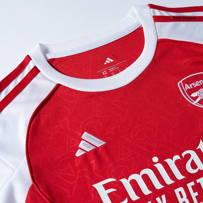 Gyerek Arsenal 
Otthoni 
Mez 
Készlet (Mez + Nadrág + Zokni) 
2025/26 
Piros