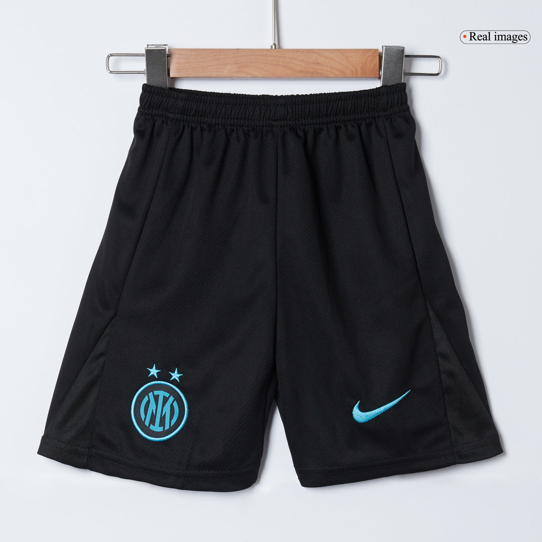 Gyerek Inter Milan 
Otthoni 
Mez 
Készlet (Mez + Nadrág + Zokni) 
2025/26